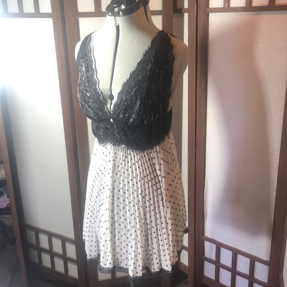 Seductivewear by Cinema Etoile nightgown-/criss cross straps /lace back. Large